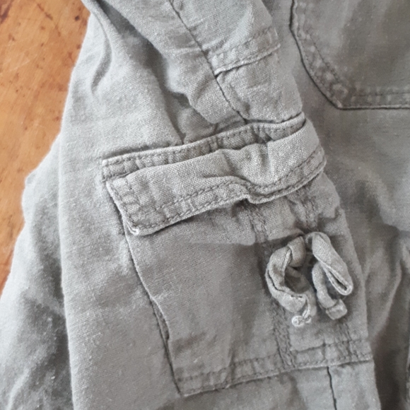 Linen cargo shorts size 12. Adjustable waist. - Picture 2 of 5